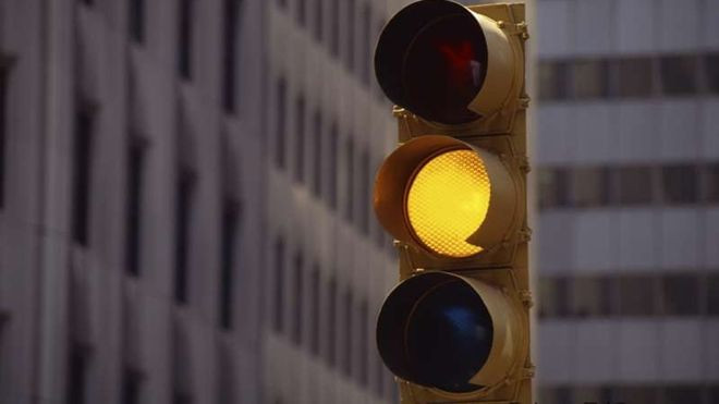 Đèn vàng sinh ra để làm gì? Ảnh 2