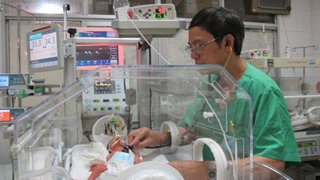 Sức khỏe con trai thiếu úy Huyền Trâm vẫn cần được chăm sóc đặc biệt Ảnh 2