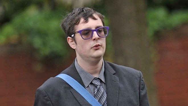 Khởi tố kẻ bệnh hoạn xem phim khiêu dâm giữa một phụ nữ và con bạch tuộc sống Ảnh 2