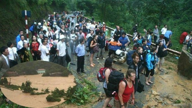 Nhiều du khách mắc kẹt trên đường lên Sa Pa Ảnh 2