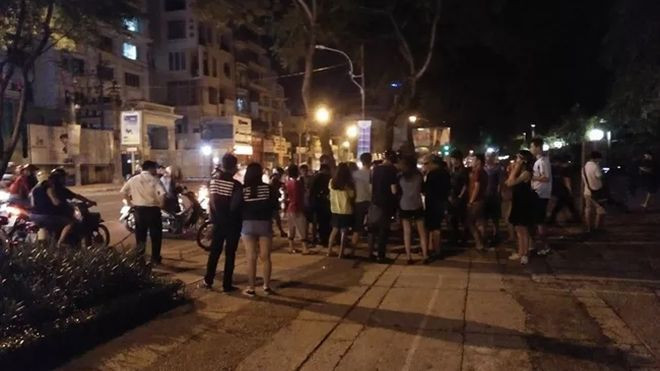 Mải bắt Pokemon, một thanh niên bị giật điện thoại ngay trung tâm Sài Gòn Ảnh 2