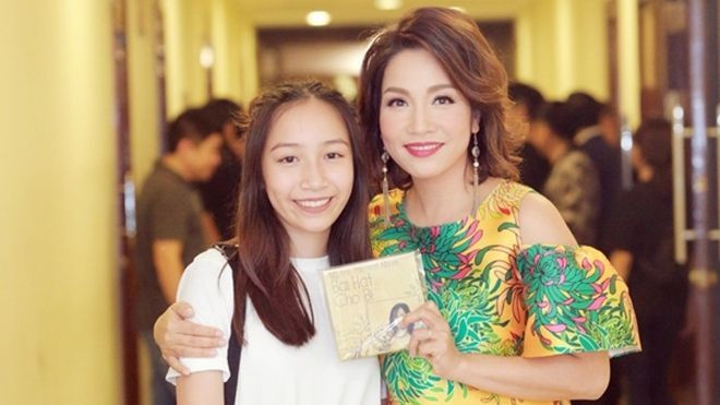 Cô út nhà Anh Quân - Mỹ Linh ra album đầu tay mừng sinh nhật mẹ Ảnh 2