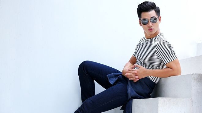 Tạm quên vẻ lịch lãm, Đức Tuấn phóng khoáng và tươi trẻ với trang phục jeans Ảnh 2