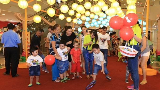 Trò chơi truyền thống mùa trung thu được tái hiện trong tháng lễ hội 'Chào tuổi mới, bội niềm vui' Ảnh 2