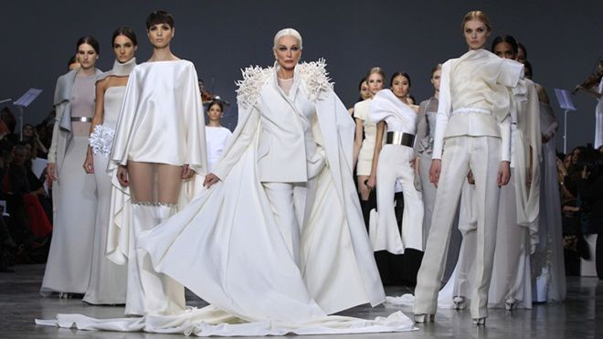 Cả thế giới đang chao đảo về 'cô nàng' người mẫu 85 tuổi này! Ảnh 2