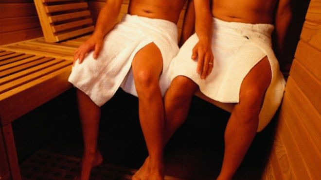 Kinh hoàng: 'Chất bôi trơn' pha axit bị tuồn vào hộp đêm đồng tính nam Ảnh 2