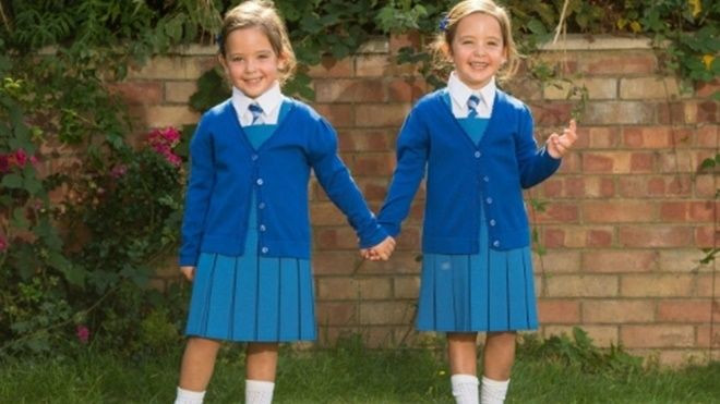 Cặp song sinh dính liền sau 4 năm phẫu thuật tách rời Ảnh 2