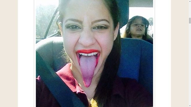 Choáng với cô gái có lưỡi siêu dài, 'với' được tới … mắt! Ảnh 2