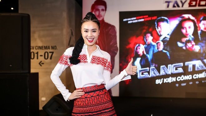 Tết tóc chiến binh, Ninh Dương Lan Ngọc hóa nàng sát thủ xinh đẹp nhất 'vịnh Bắc Bộ' Ảnh 2