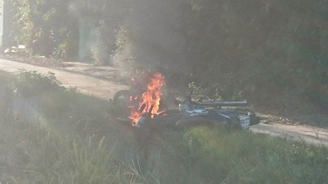 Cãi nhau, vợ chồng mang xe ra đốt để… 'thi gan' Ảnh 2