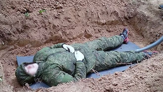 Chữa bệnh sợ chết bằng cách chôn sống Ảnh 2