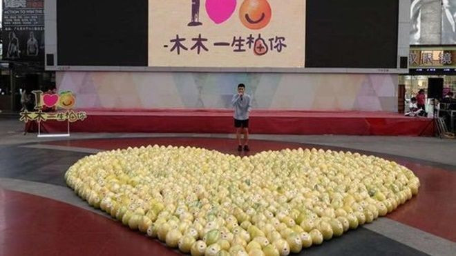 Chàng trai tỏ tình bằng 999 quả bưởi và cái kết không ai ngờ Ảnh 2