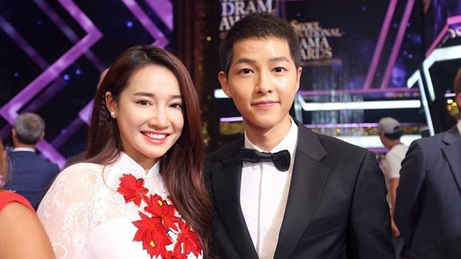 Nhã Phương khoe cúp và ảnh chụp cùng 'đại uý' Song Joong Ki Ảnh 2