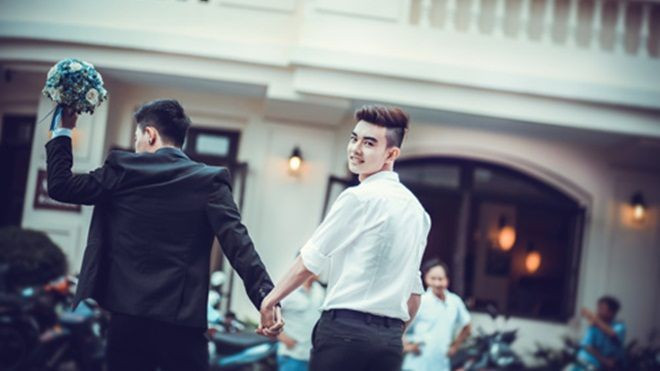Bộ ảnh đẹp như mơ của cặp đôi 'soái ca' khiến cả cộng đồng LGBT Việt phải ganh tị Ảnh 2
