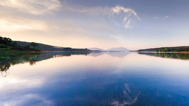 Đẹp ngỡ ngàng Biển Hồ xanh ngắt ở Pleiku Ảnh 2