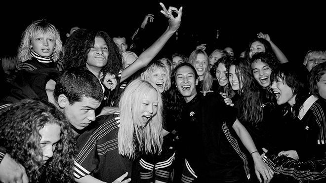 Chỉ New York mới có những tấm ảnh thời trang hậu trường chân thật đến như vậy Ảnh 2