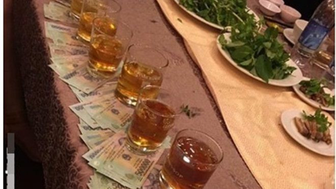 Dân mạng 'bóc phốt' clip thách rượu Chivas 12 nhận 120 triệu đồng chỉ là trò lố? Ảnh 2