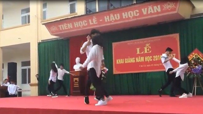 Ý kiến trái chiều về nhảy nhạc Sơn Tùng trong lễ khai giảng Ảnh 2