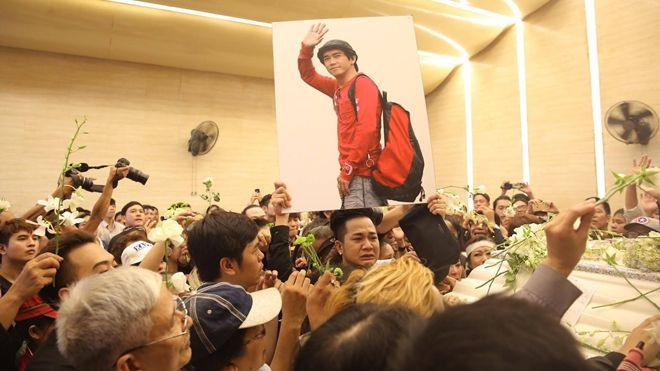 Lễ an táng Minh Thuận: 'Chào mọi người, tôi đi' Ảnh 2