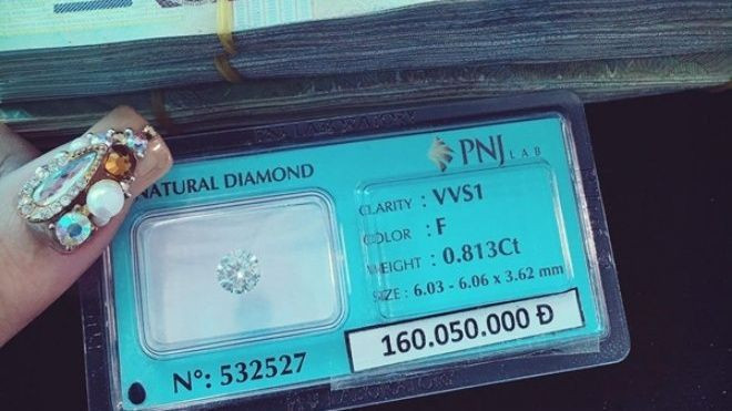 'Tri ân' vợ chuẩn bị đẻ đau, chồng tặng kim cương hơn 160 triệu Ảnh 2