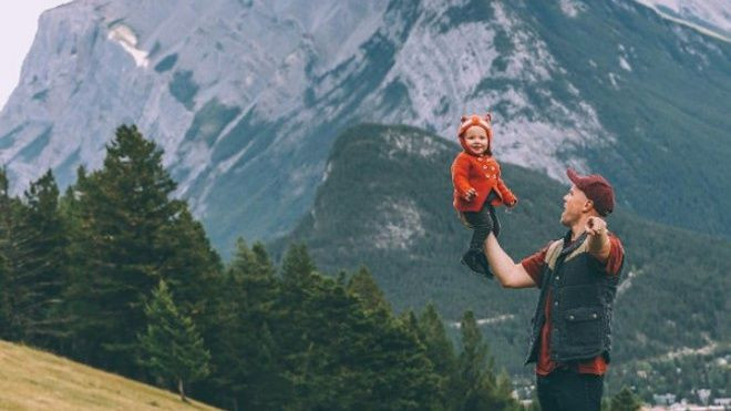 Đưa nhóc tì đi khắp thế gian theo cách đặc biệt như cặp đôi này Ảnh 2