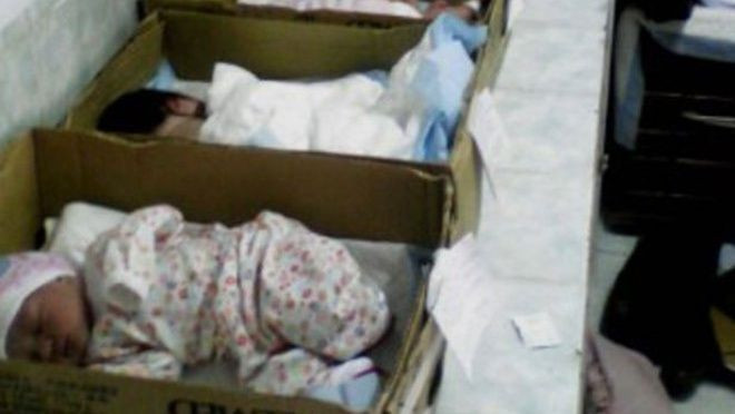 Khủng hoảng tột độ, Venezuela phải đặt trẻ sơ sinh trong các hộp các tông Ảnh 2