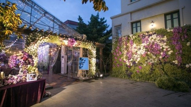 Lễ ăn hỏi trang trí bằng 8.700 cành hoa nhập của đại gia Hà thành Ảnh 2