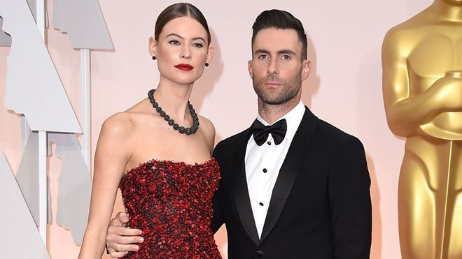 Suri Cruise hãy coi chừng, con gái Adam Levine đã chào đời! Ảnh 2
