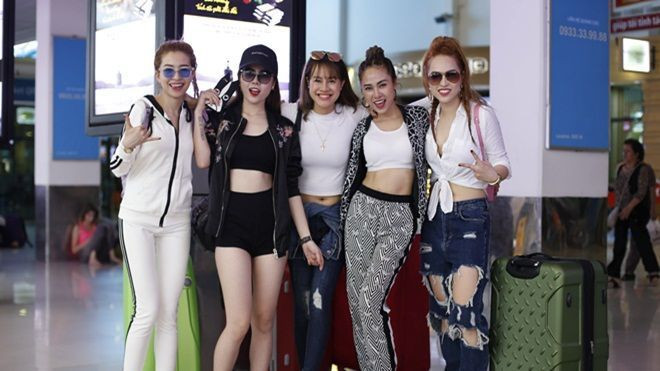 S Girls khoe thời trang sân bay cực chất khiến fan 'bấn loạn' Ảnh 2