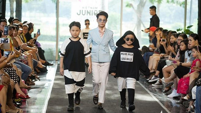 Không thể tin được, Thụy Bình và Hoàng Minh trình diễn thời trang điêu luyện đến thế! Ảnh 2