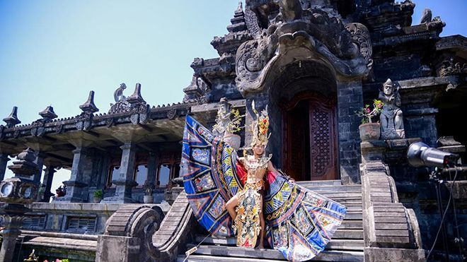 Ngọc Tình mang niềm tự hào dân tộc trên trang phục tấn công trường đua quốc tế Ảnh 2