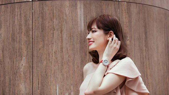 Trúc Diễm diện đồng hồ 3 tỷ, xuống phố với street style sang chảnh Ảnh 2