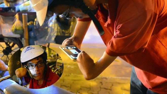 Nghị lực phi thường của chàng trai dân tộc không tay… mê nghề shipper Ảnh 2