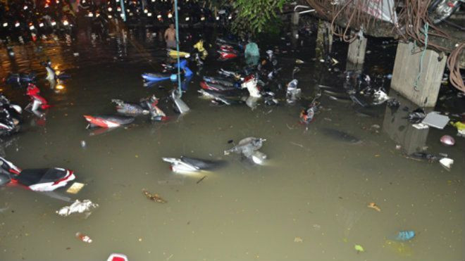Hơn 1.000 xe máy chìm nghỉm trong bãi ở Sài Gòn Ảnh 2