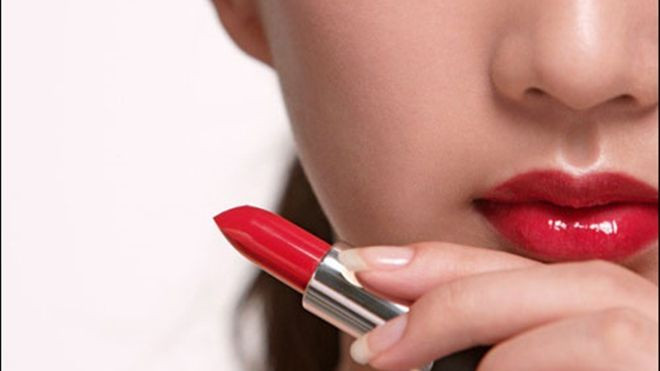 Những loại mỹ phẩm con gái luôn dùng chung dù chẳng nên tí nào! Ảnh 2