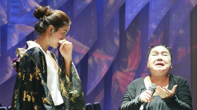 Phạm Hương khóc như mưa khi tập luyện cùng NSND Ngọc Giàu cho Elle Fashion Journey trước giờ G Ảnh 2