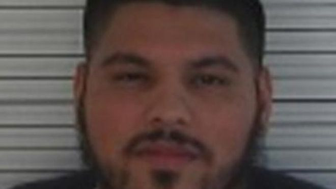 Đấm vợ vì cho con bú trước mặt bác sĩ nam Ảnh 2