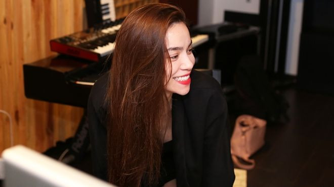 17 tiếng thu live của Hà Hồ sẽ được tái hiện bằng đúng 2 nhạc cụ Ảnh 2