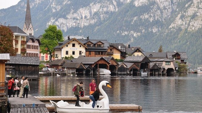Hallstatt - thị trấn bên hồ đẹp nhất thế giới Ảnh 2
