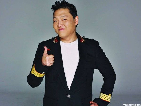 Tham gia chương trình của đài Fox FM của Úc, Psy bỏ về giữa chừng khi được phóng viên hỏi về quá khứ từng bị bắt giữ vì hút cần sa.