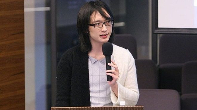 Ấn tượng với nữ bộ trưởng chuyển giới đầu tiên trên thế giới Ảnh 2