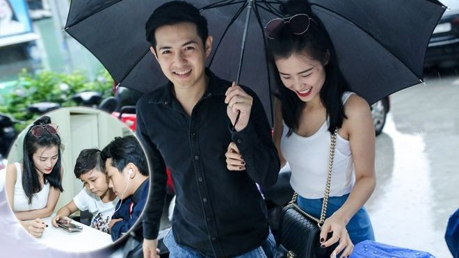 Đông Nhi - Ông Cao Thắng đội mưa tập luyện cho học trò trước Liveshow 5 Ảnh 2