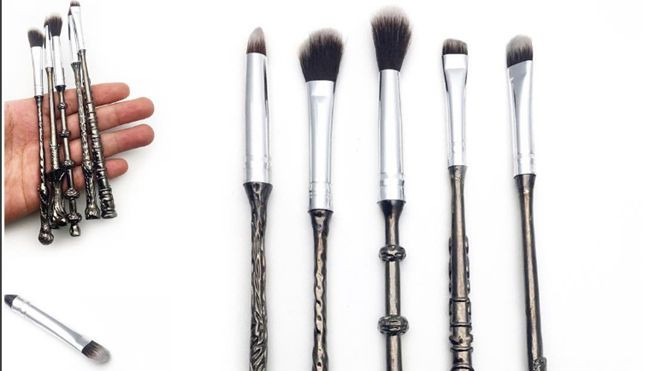 Nếu hộp màu mắt là tưởng tượng, thì bộ cọ 'đũa thần' Harry Porter này là thật 100% đấy! Ảnh 2