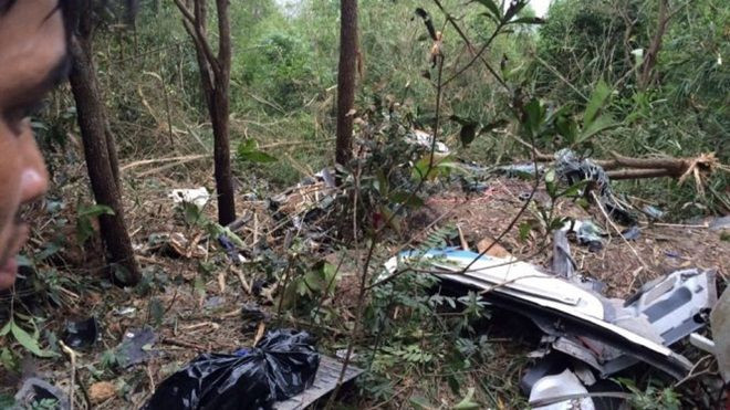 Cận cảnh hiện trường vụ rơi máy bay khiến 3 phi công tử vong Ảnh 2