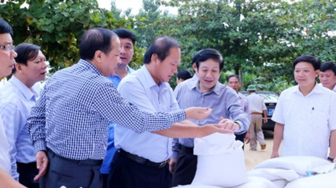 Bộ TT&TT đã trao tặng hơn 6 tỷ đồng cứu trợ miền Trung Ảnh 2