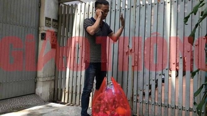 Khách đánh nữ nhân viên hàng không tìm đến nhà xin lỗi Ảnh 2