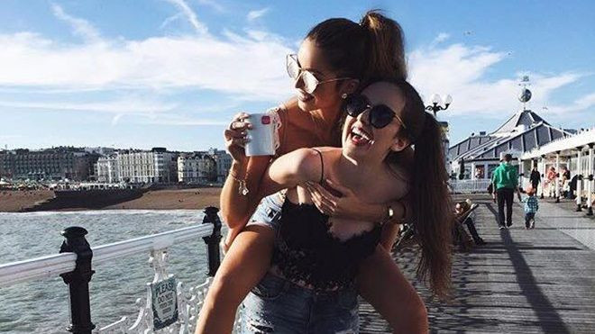 Những bức hình couple chứng minh 'chỉ có phụ nữ mới mang lại hạnh phúc cho nhau' Ảnh 2