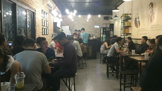 Giới trẻ thức xuyên đêm ngồi cà phê ở Sài Gòn Ảnh 2