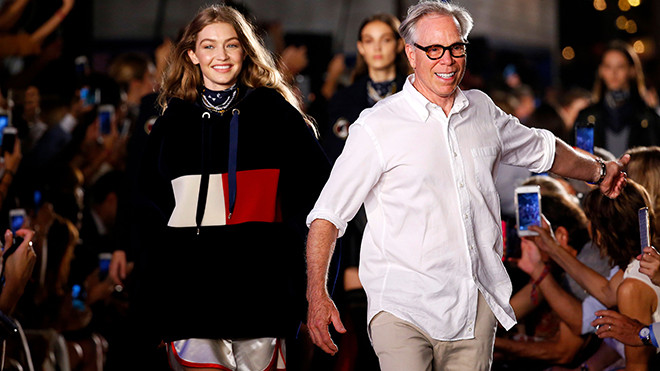 Gigi Hadid tiếp tục hợp tác cùng Tommy Hilfiger tung ra BST thứ 2 tại NYFW Thu Đông 2017 Ảnh 2