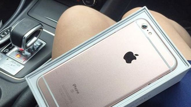 Hot girl mua được nhà nhờ 20 bạn trai tặng 20 chiếc iPhone 7 Ảnh 2